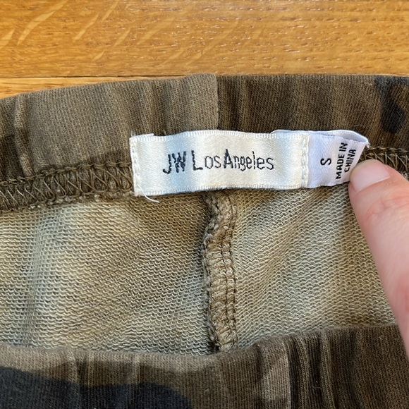 JOHNNY WAS Army Green Camo Embroidered Floral Cotton Blend Legging Size S - Picture 2 of 6